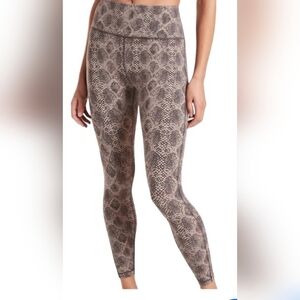 ATHLETA Ultimate 7/8 Tight Leggings!